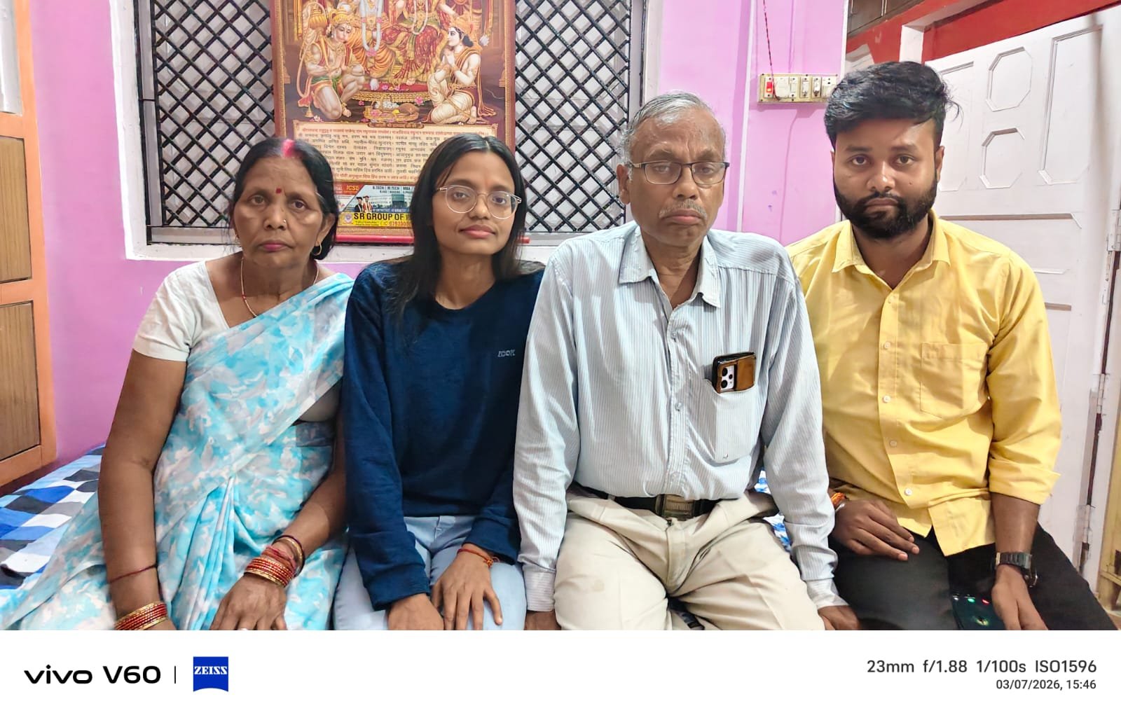 छठवें प्रयास में दिव्या श्रीवास्तव बनीं आईएएस, क्षेत्र में खुशी का माहौल