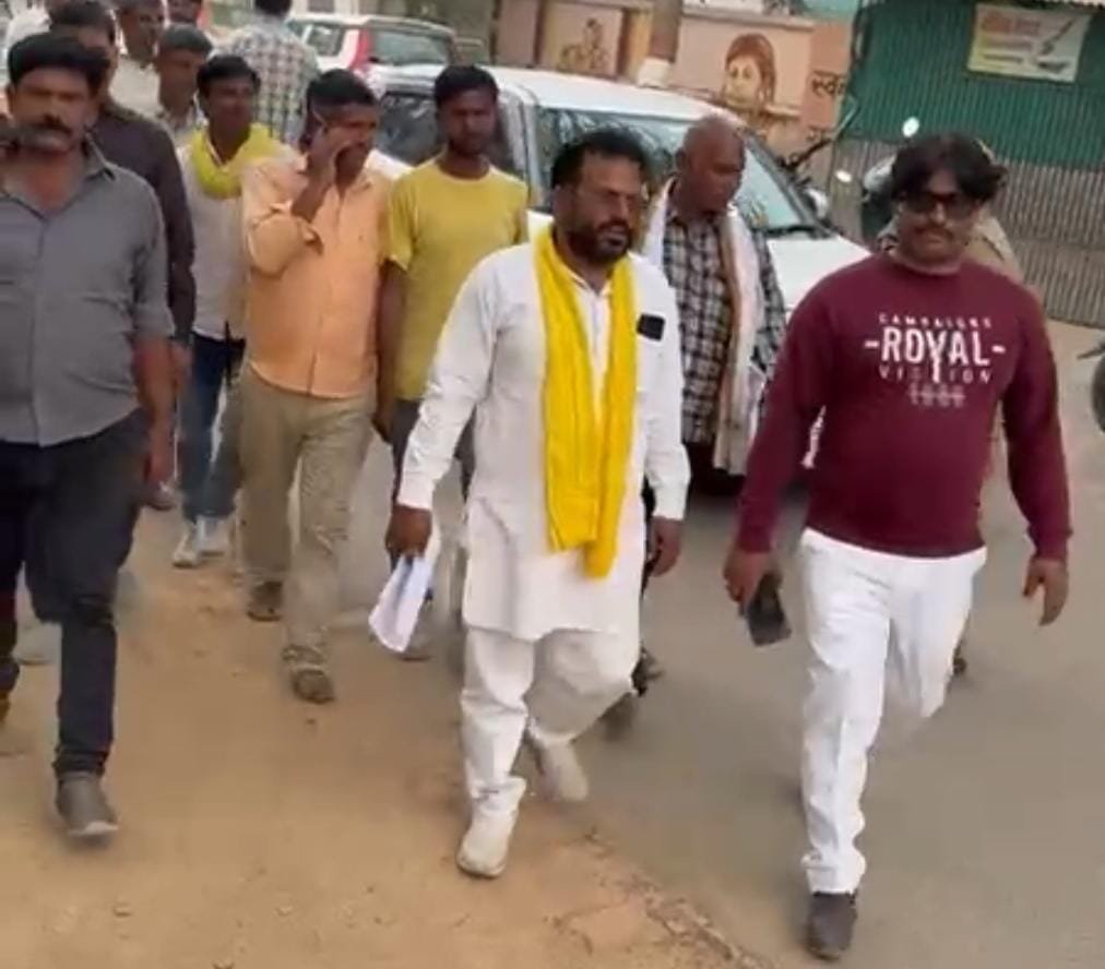 रायबरेली:डीएम से बीडीसी सदस्यों ने बैठक निरस्त करने की मांग की,,,, 