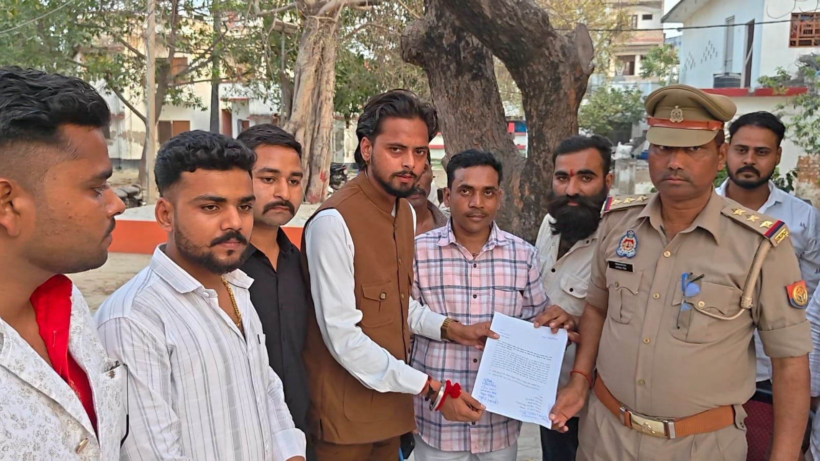 मौलाना अब्दुल्ला सलीम के बयान पर कोतवाली में शिकायत, किया गया पुतला दहन