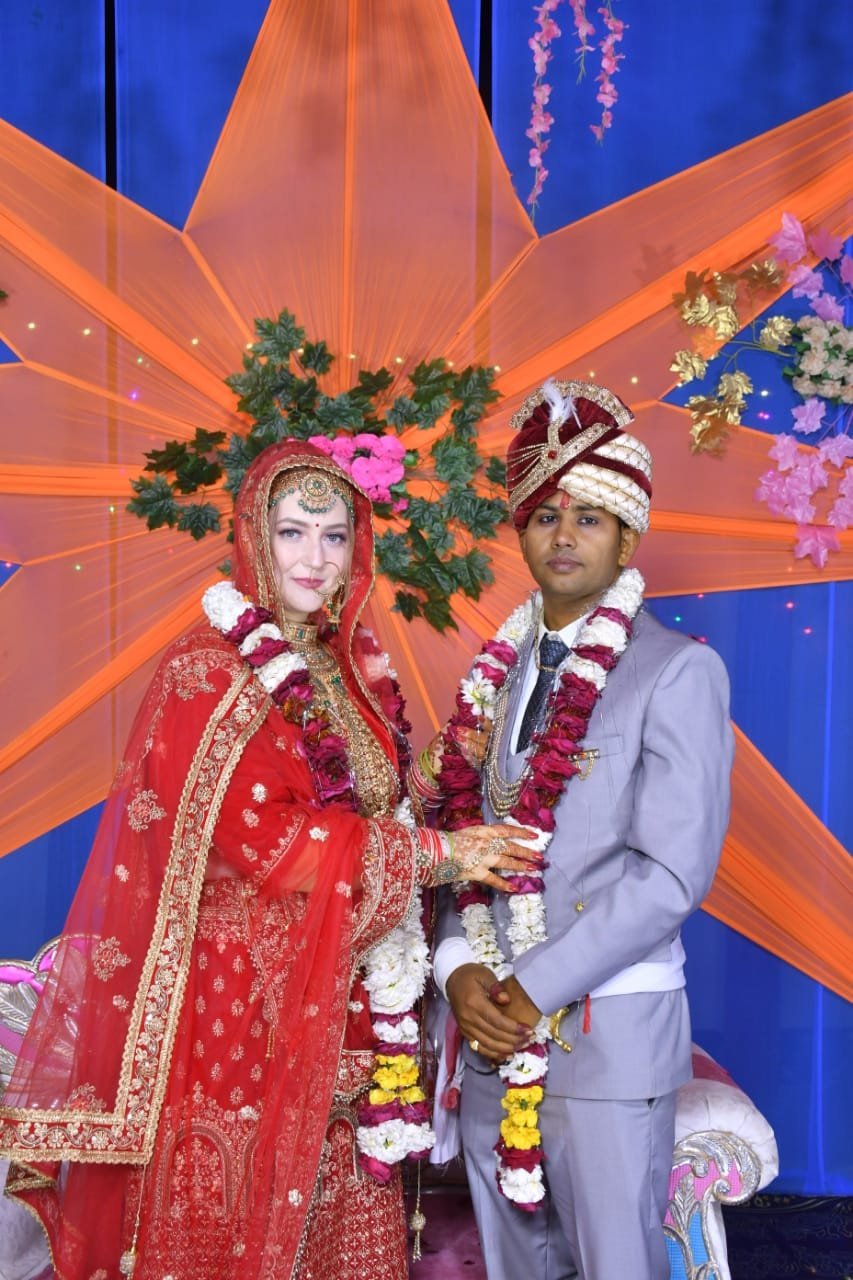 फेसबुक का प्यार चढ़ा परवान