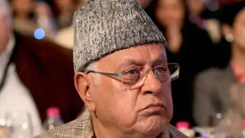 हर घर तिरंगा' मुहिम पर फारूक अब्दुल्ला का बेतुका बयान, कहा- अपने घर रखना