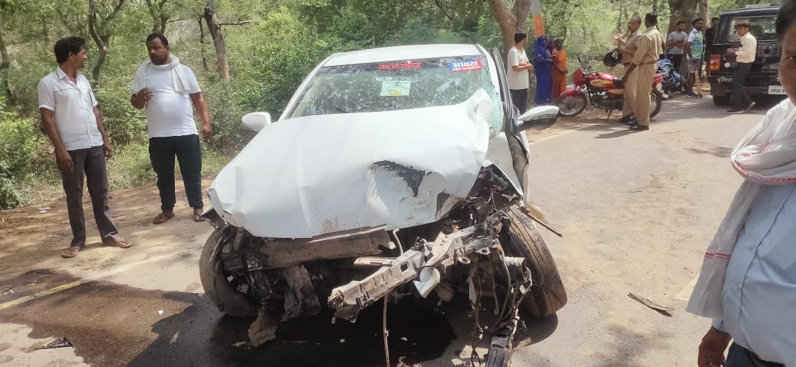 Raibareli-पेंड से जा टकराई तेज रफ्तार अनियंत्रित कार*