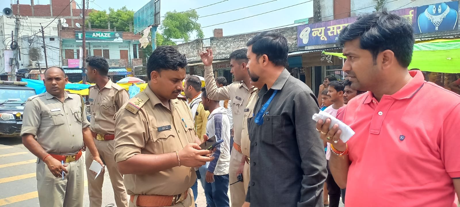 Raibareli-राज्य मंत्री के वाहन को कार ने किया स्पर्श तो वाहनों को पहुंचाया कोतवाली