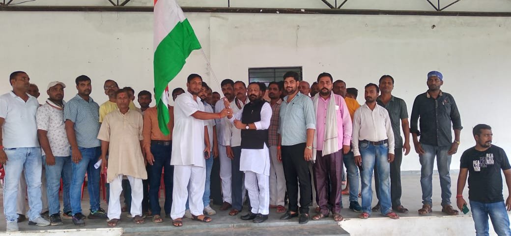 Raibareli-तिरंगा हमारे देश की आन,बान व शान है : धीरेंद्र बहादुर सिंह*