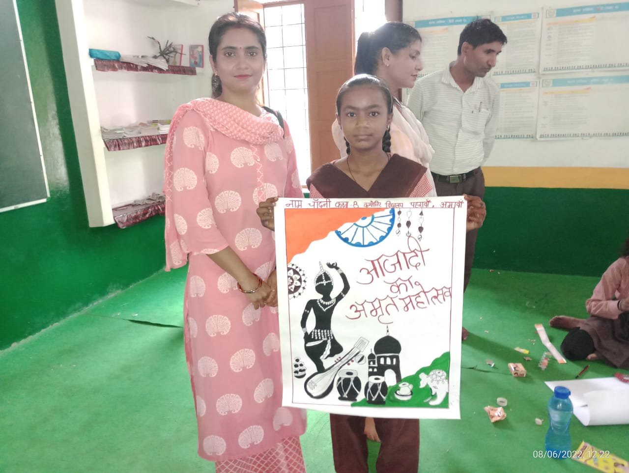 Raibareli-परिषदीय विद्यालयों के बच्चों ने पेंटिंग प्रतियोगिता में दिखाया अपना हुनर 