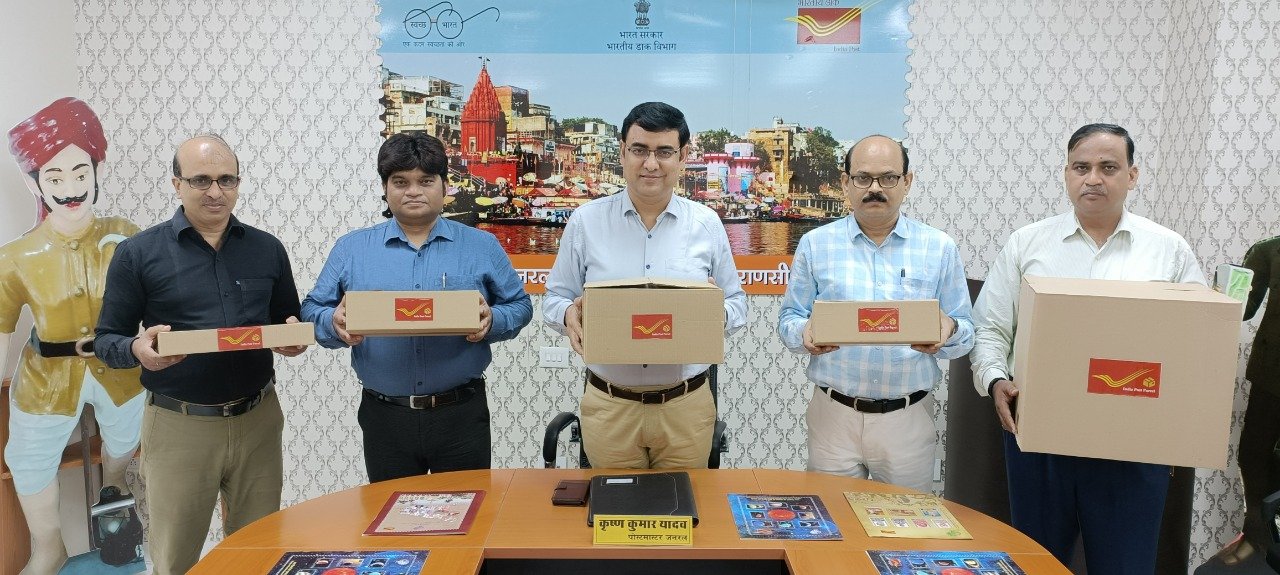 वाराणसी प्रधान डाकघर और कैण्ट प्रधान डाकघर में पार्सल पैकेजिंग यूनिट का शुभारम्भ* 