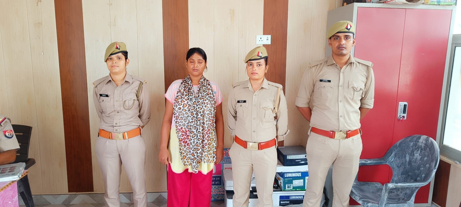 Raibareli-पैसे चोरी करने वाली फिजा वारसी गिरफ्तार*