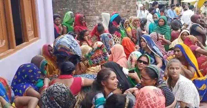 रायबरेली- आखिर क्यों पूर्व ग्राम प्रधान के भाई ने खुद को मारी गोली,,,