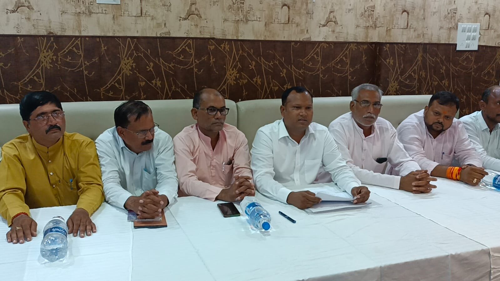 Raibareli-प्रधानमंत्री के जन्मदिवस पर सेवा पकवाड़ा कार्यक्रम को लेकर विधायक ने किया प्रेस कॉन्फ्रेंस