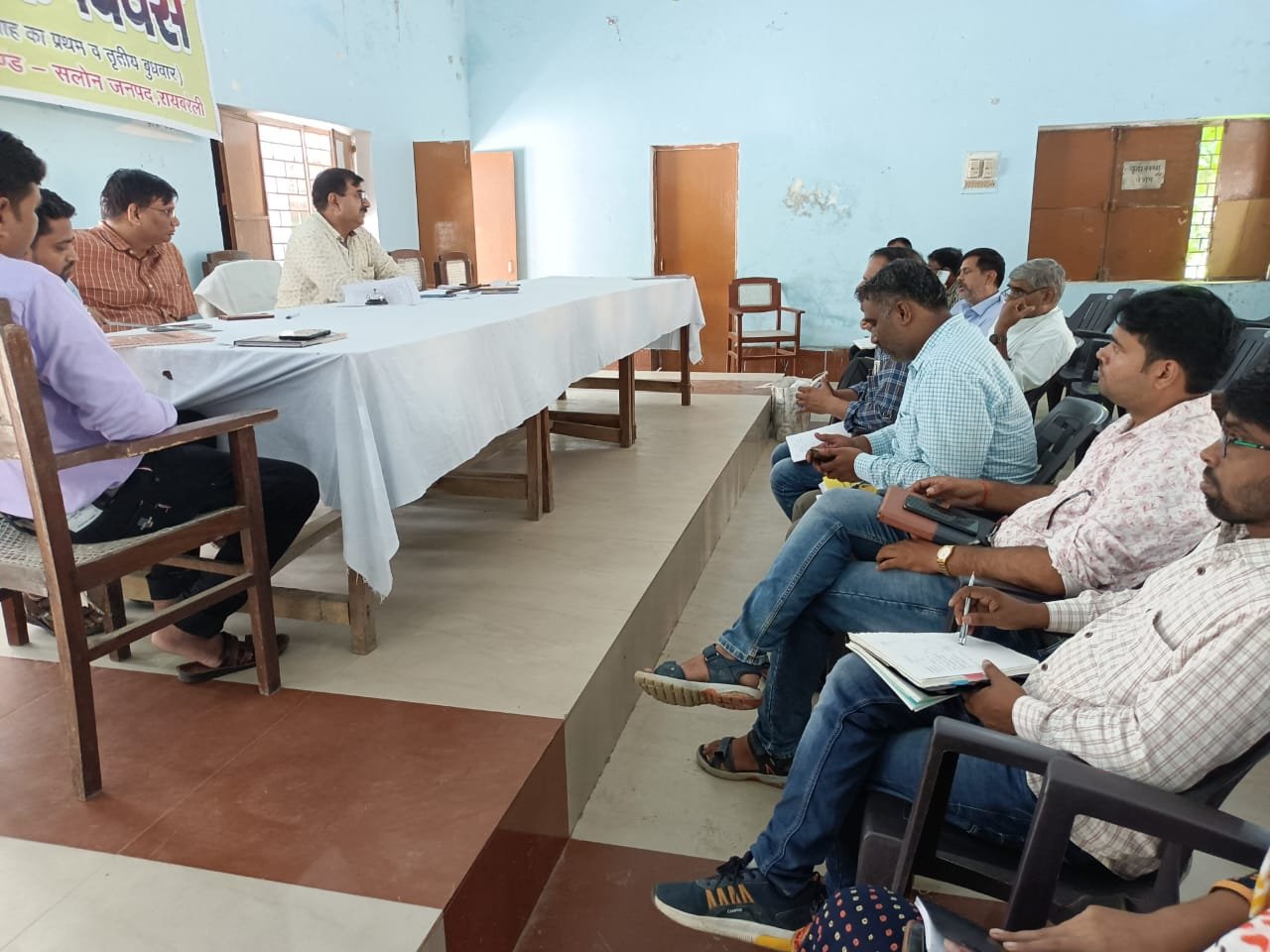 Raibareli-ब्लॉक दिवस पर फरियादियों की कम उपस्थिति पर  पसरा रहा सन्नाटा।