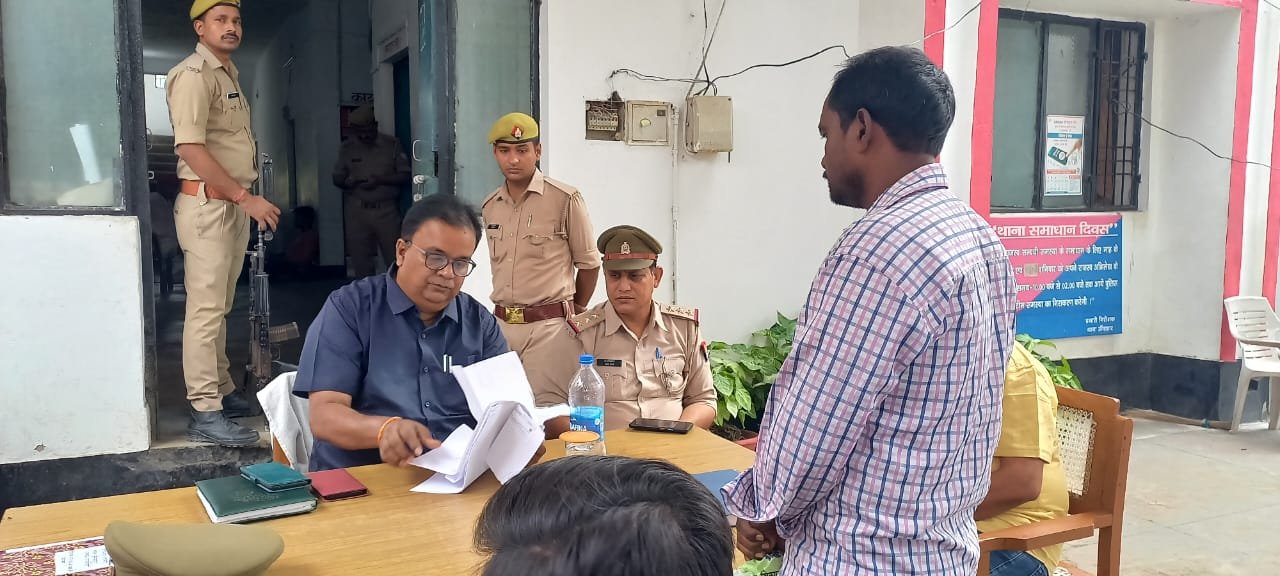 रायबरेली-एसडीएम की अध्यक्षता में आयोजित समाधान दिवस हुआ सम्पन्न,,,