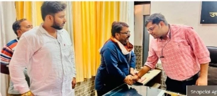 Raibareli-उद्योग व्यापार मंडल के नगर अध्यक्ष व प्रभारी के नेतृत्व में व्यापारियों ने एसडीएम से की शिष्टाचार मुलाकात*