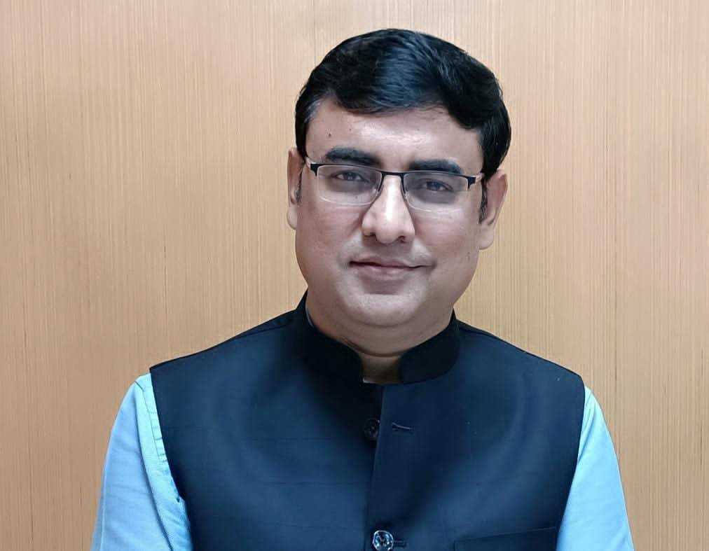 डाकघर के माध्यम से पेंशनर्स का घर बैठे बनेगा जीवित प्रमाणपत्र - पोस्टमास्टर जनरल कृष्ण कुमार यादव*