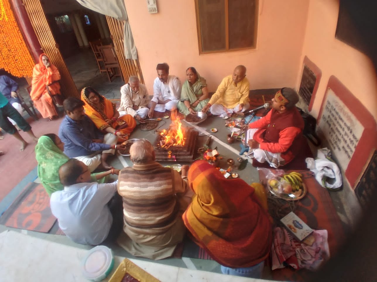 Raibareli-श्रीदैवी संपन्न मंडल आश्रम राधा कृष्ण मंदिर में वार्षिक महोत्सव का हुआ शुभारंभ