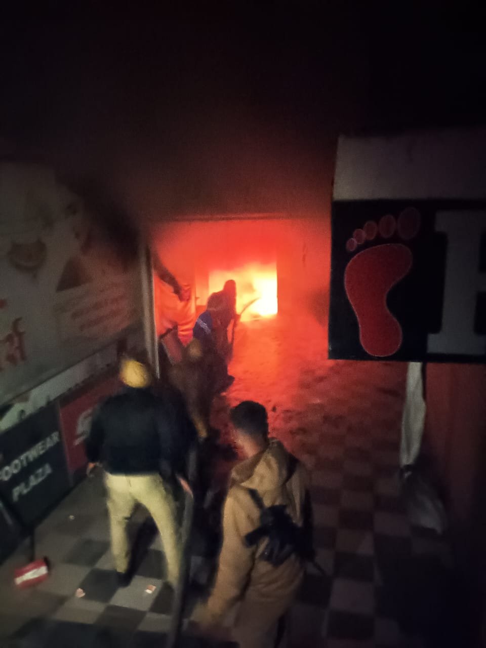 Raibareli-आग का तांडव, लाखों का माल राख में तब्दील