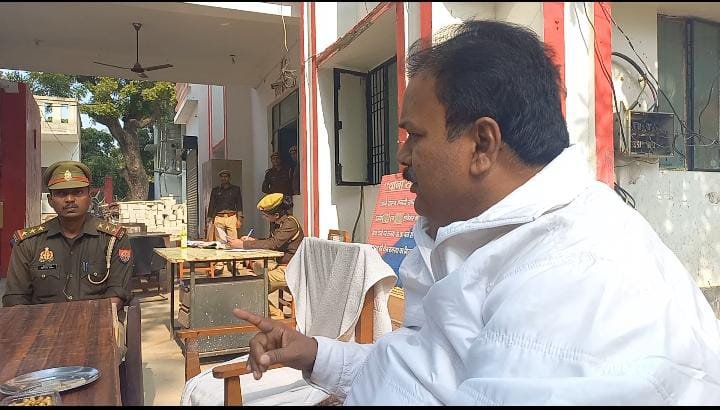 रायबरेली-रेलवे क्रॉसिंग पर अंडरपास वा कस्बा चौराहे पर गोल चौराहा,एडीएम,,,,