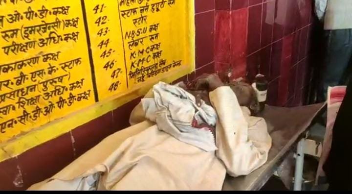 रायबरेली-पिता ने फावड़े से हमला कर बेटा व बहू को किया लहूलुहान