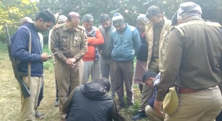 Raibareli-महराजपुर गांव के जंगल में नर कंकाल मिलने से फैली सनसनी*