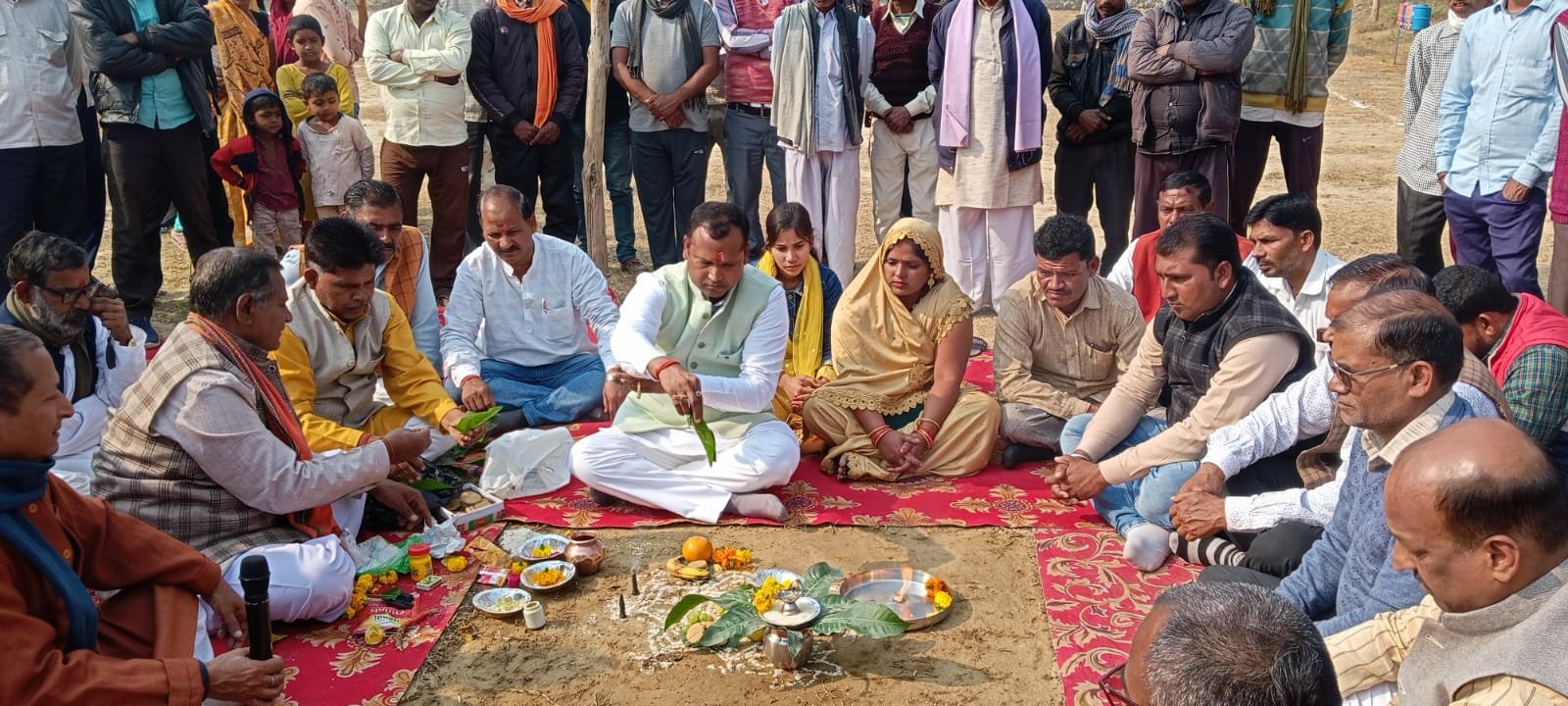 Raibareli-भाजपा विधायक ने सूची में बच्चों के खेल मैदान का भूमि पूजन कर शिलान्यास किया