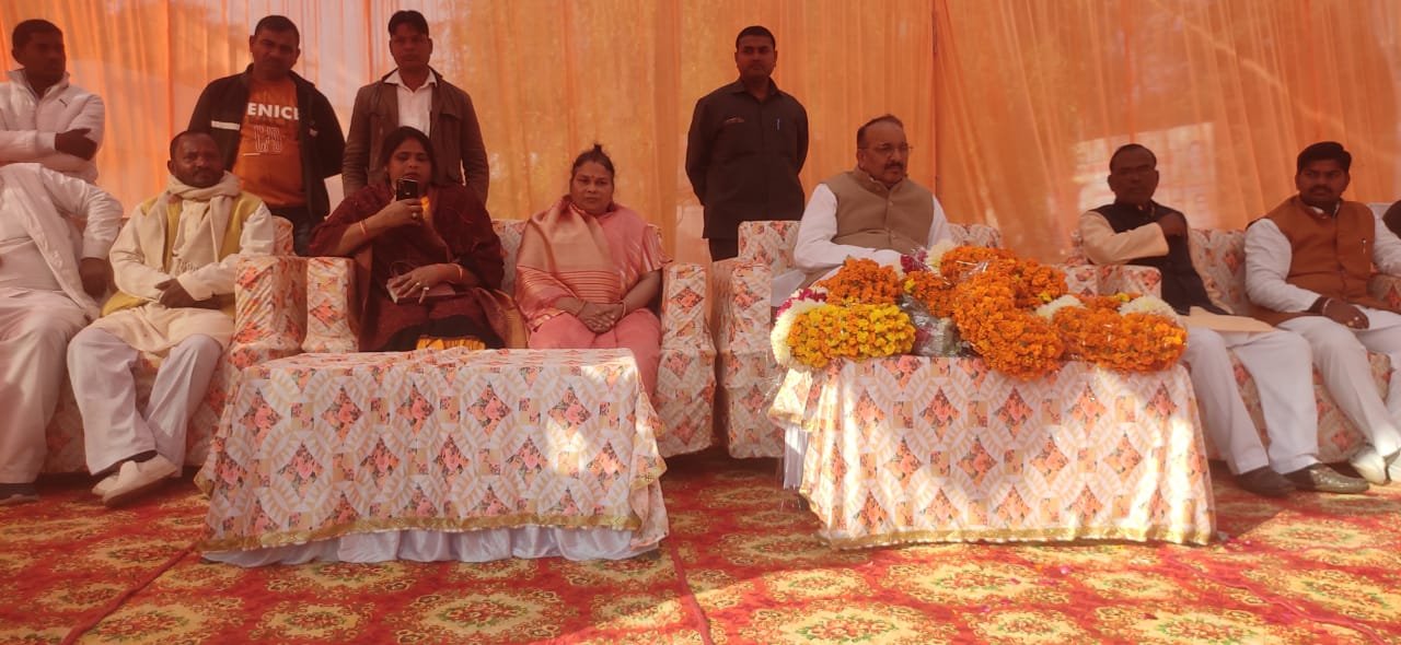 रायबरेली-स्वतंत्र प्रभार मंत्री दिनेश प्रताप सिंह ने औद्योगिक खेती के बारे में दी किसानों जानकारी,,,,,