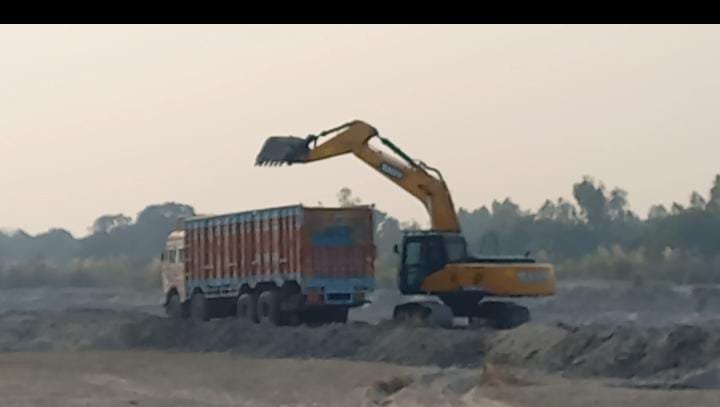 रायबरेली- ओवरलोडिंग के खेल का खुलासा करना पडा महंगा,धोना पड़ा नौकरी से ही हाथ,,,,,,,, 