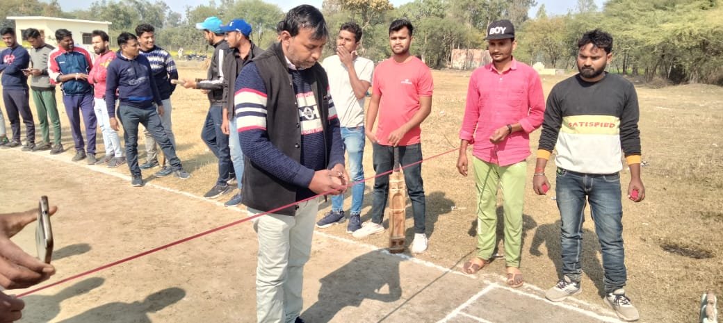 Raibareli-क्रिकेट टूर्नामेंट का किया गया उद्घाटन युवाओं में जोश