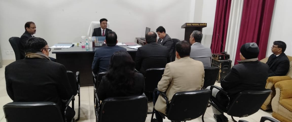 Raibareli-जनपद न्यायाधीश अब्दुल शाहिद की अध्यक्षता में आगामी राष्ट्रीय लोक अदालतको सफल बनाने के लिए की बैठक