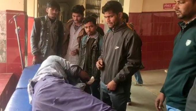 रायबरेली-बिजली के पोल से टकराकर युवक हुआ घायल,,,
