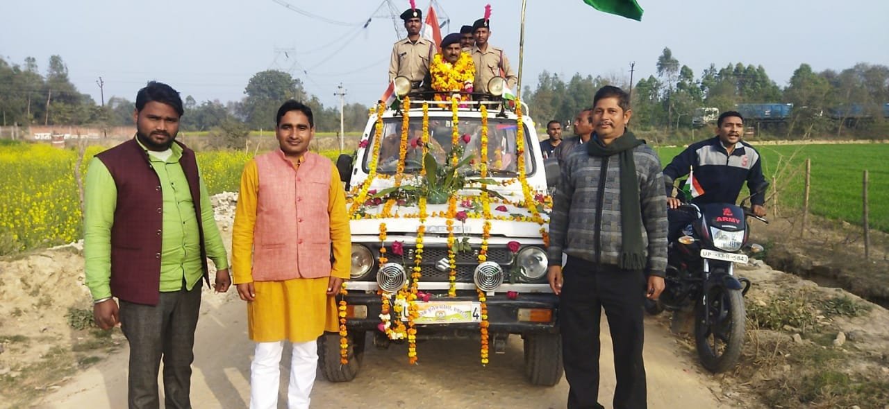 Raibareli-रिटायर हवलदार मनोज तिवारी का किया गया भव्य स्वागत* 