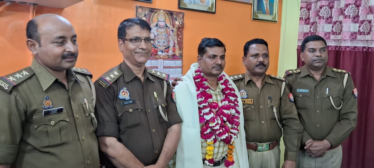 Raibareli-क्षेत्राधिकारी की काम की मुरीद थी जनता, तबादले पर दी गई विदाई*