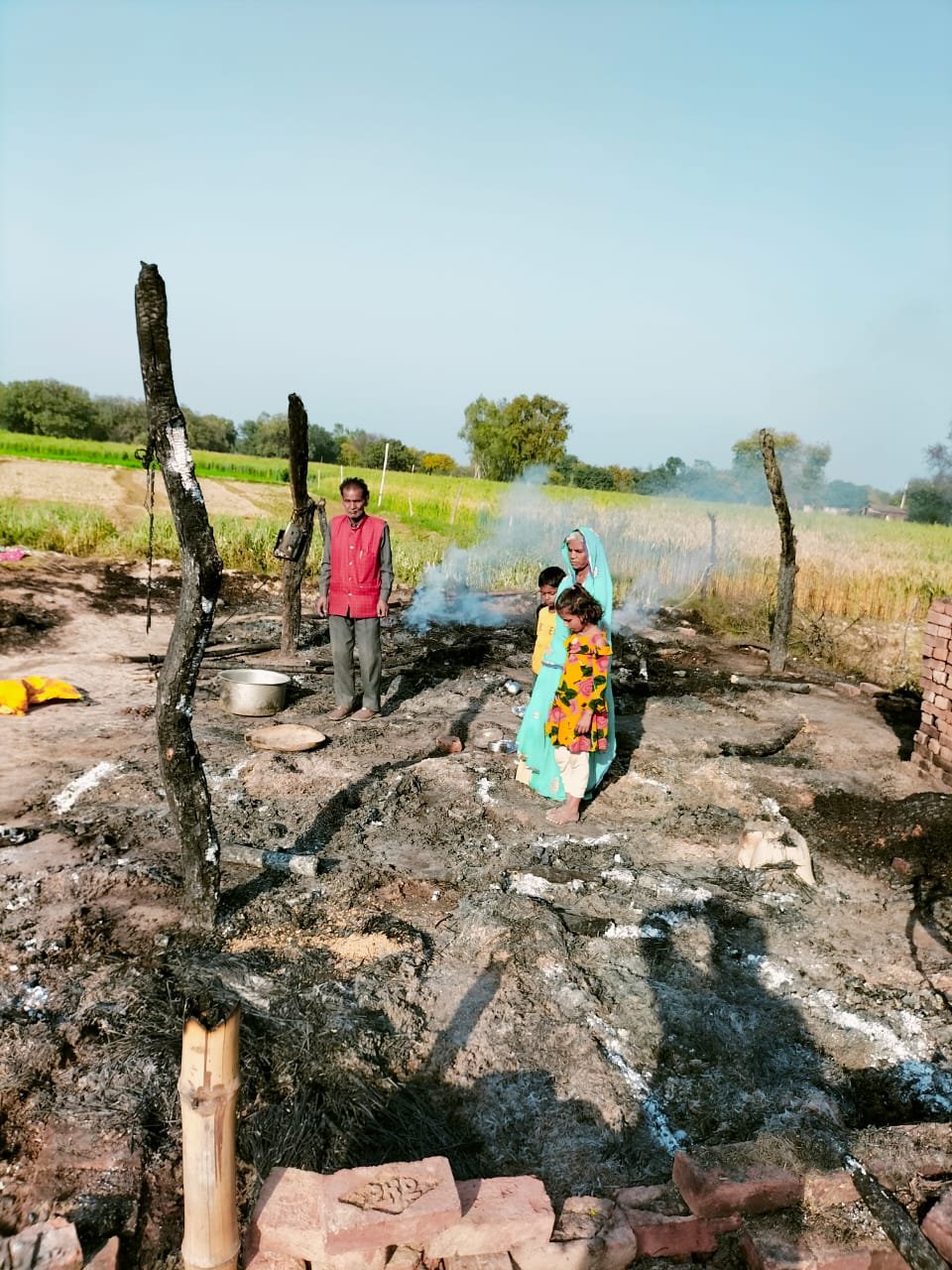 Raibareli-आग लगने से गरीब का आशियाना जलकर हुआ राख