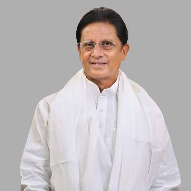 Raibareli-.तो शहीद के परिजनों को ढ़ांढस बंधाने व शोक संवेदना व्यक्त करने भी नहीं पहुंचे विधायक*