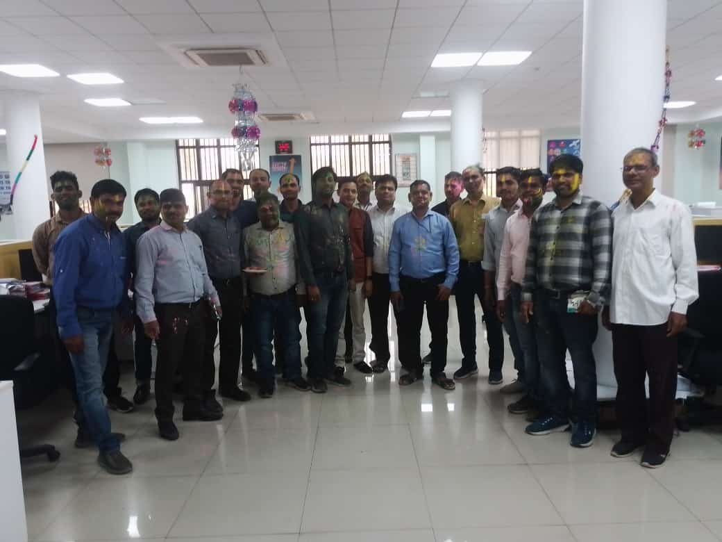 Raibareli-आरेड़िका के प्रशासनिक भवन स्थित अभिकल्प विभाग में आयोजित किया गया होली मिलन कार्यक्रम*