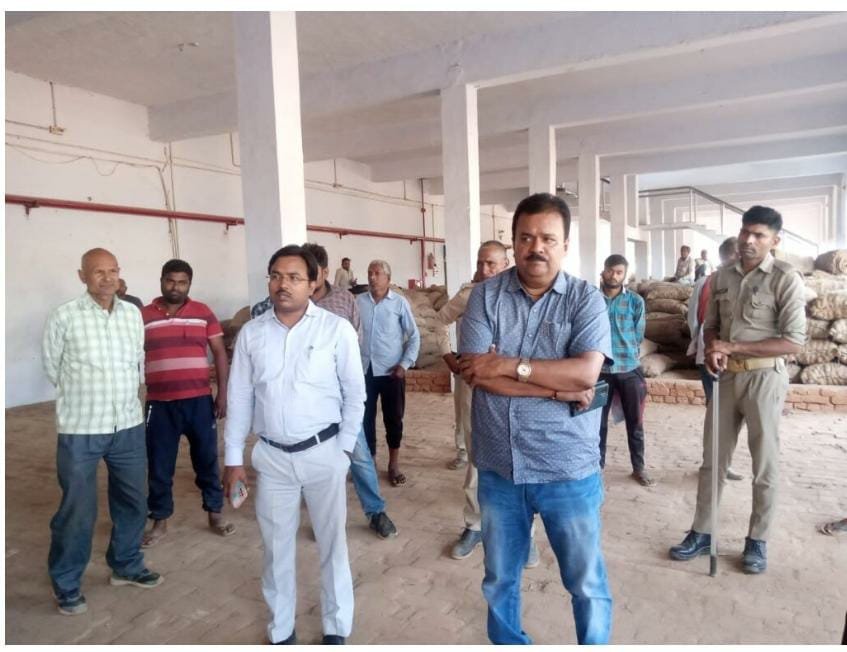 Raibareli-एसडीएम और तहसीलदार ने किया जिगना कोल्ड स्टोर का औचक निरीक्षण* 