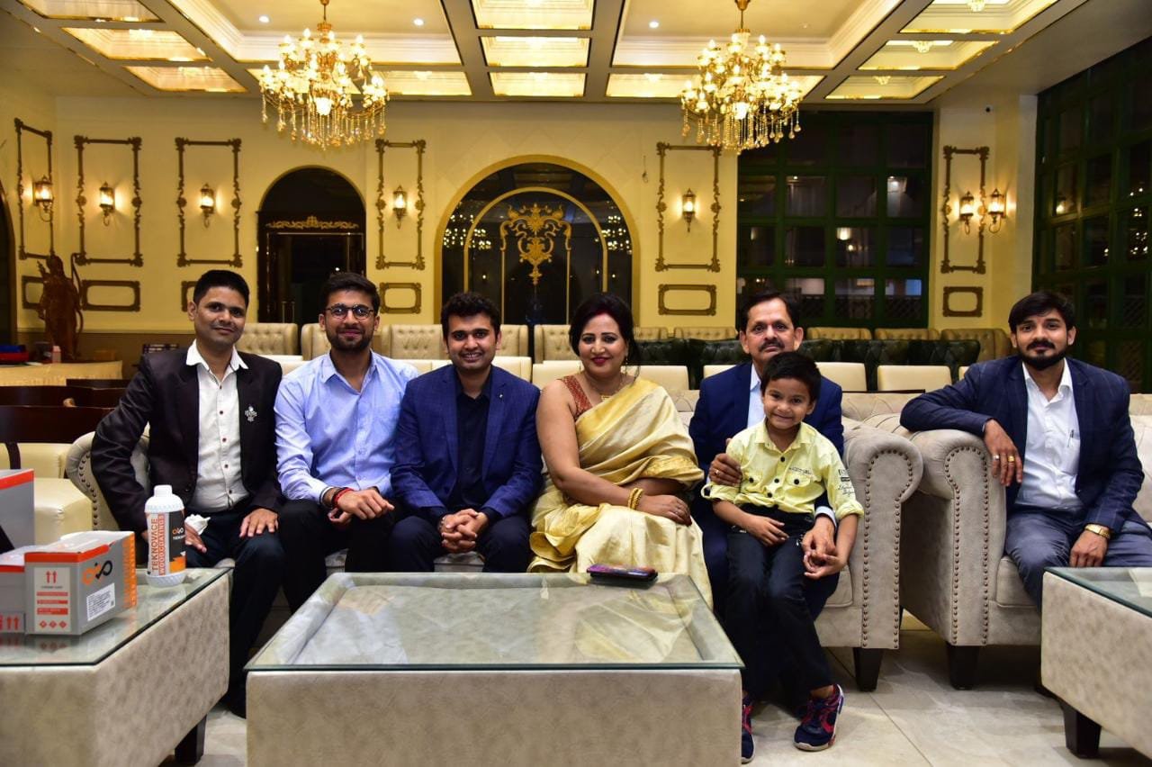 Raibareli-टेक्नोवेस पेंट्स की लखनऊ शहर के कांट्रैक्टर्स एवं डीलर्स की हुई बैठक