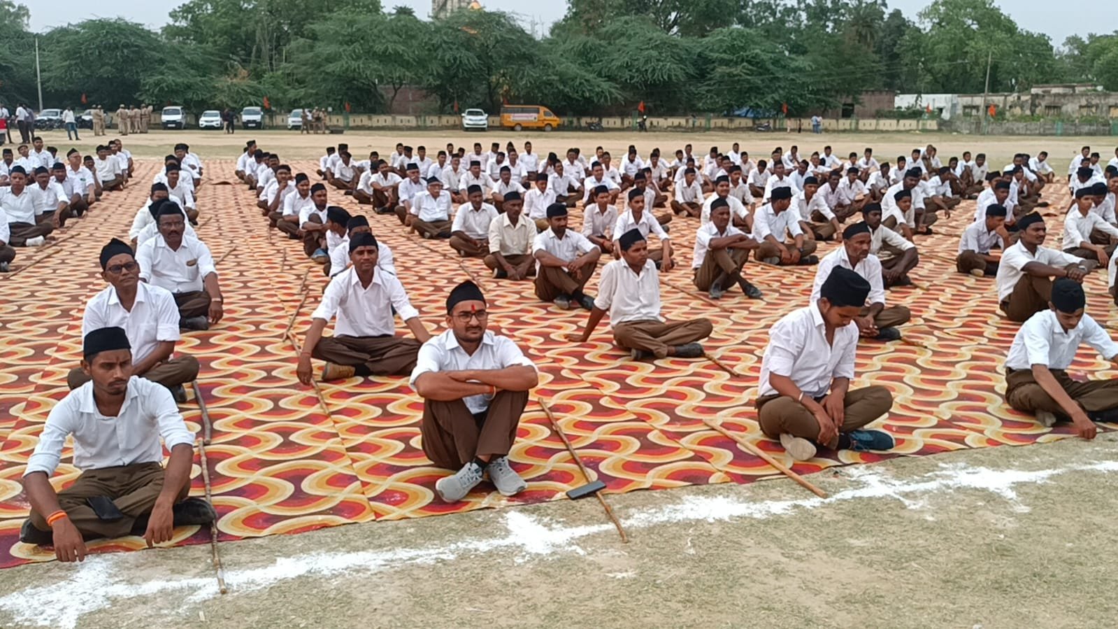 Raibareli-सलोन में राष्ट्रीय स्वयंसेवक संघ का पथ संचलन कार्यक्रम संपन्न हुआ।