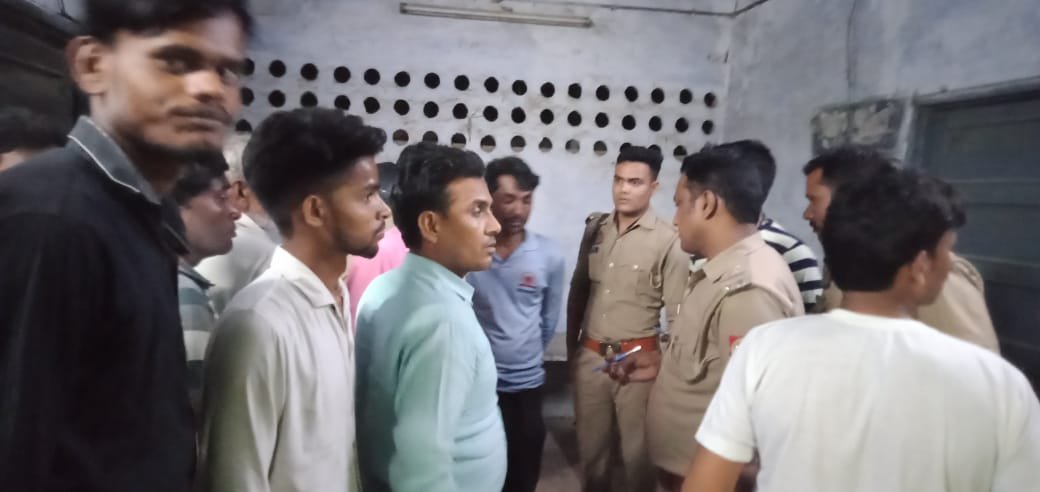 Raibareli-ट्रैक्टर व ट्राली की टक्कर से बाबा व नाती की हुई मौत