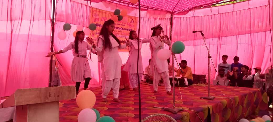 रायबरेली-एस एस एन पब्लिक स्कूल का वार्षिकोत्सव संपन्न,,,