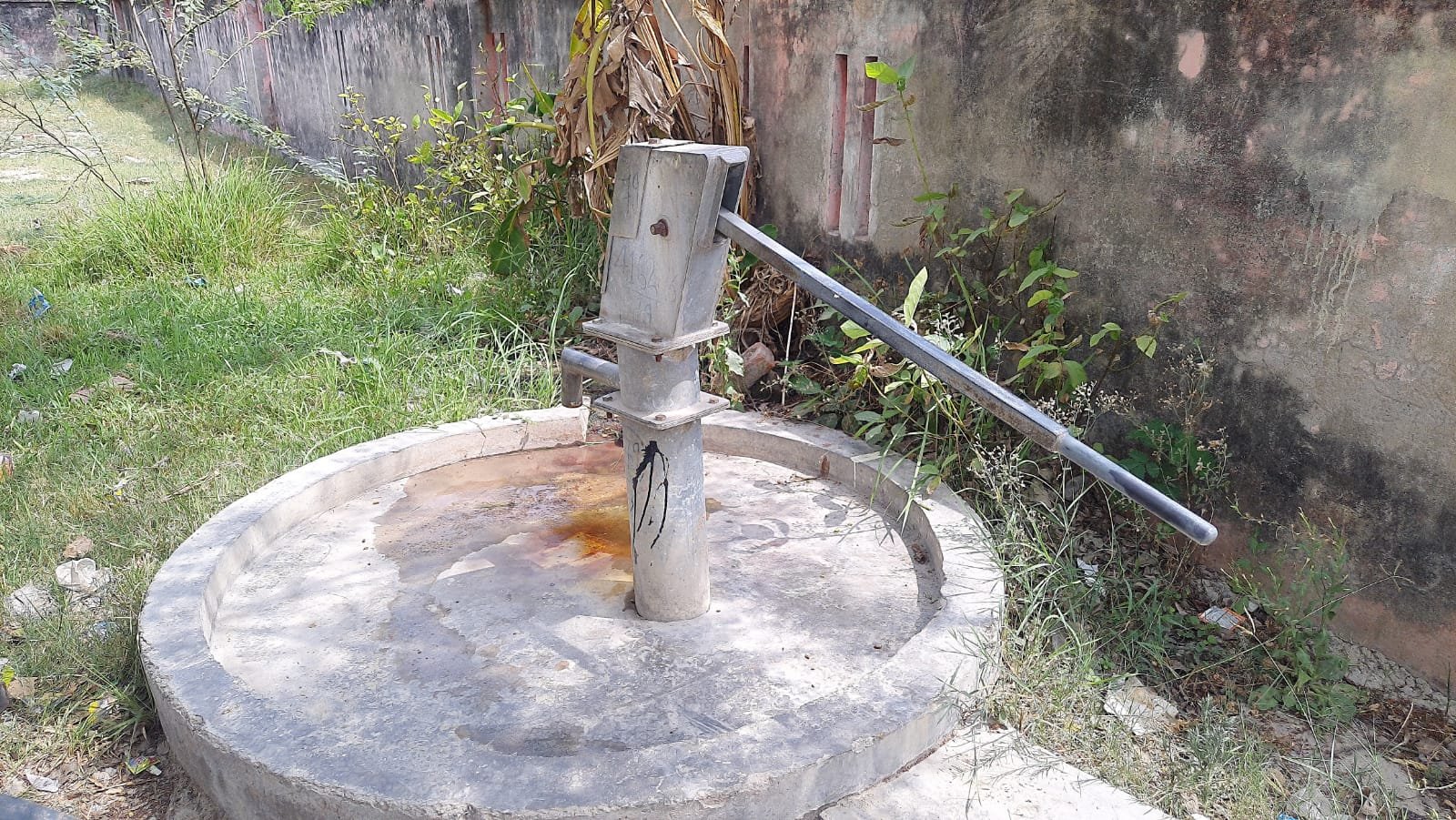 Raibareli-इंडिया मार्का नलों के अभाव में पेयजल की व्यवस्था ध्वस्त 