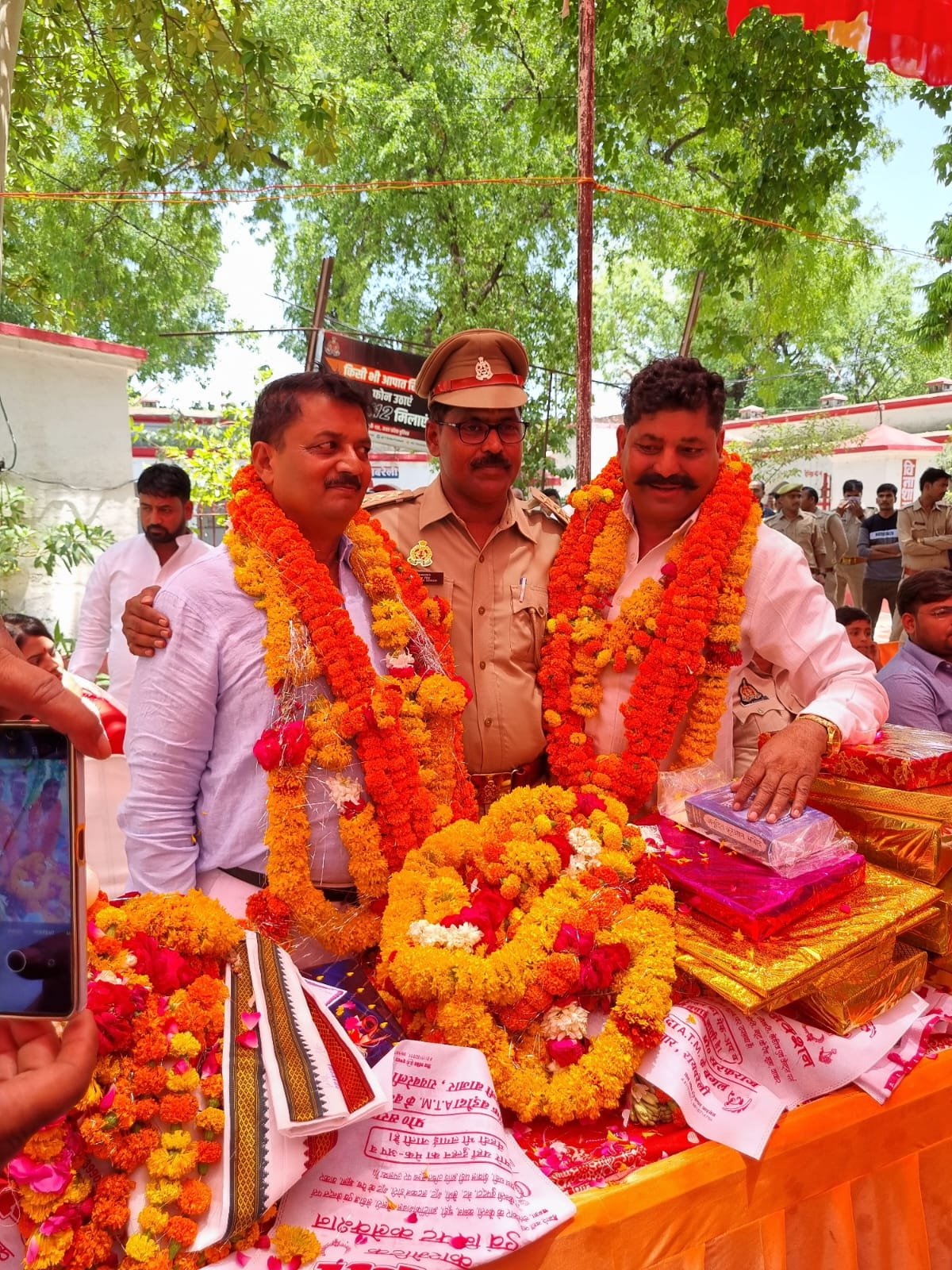 Raibareli-दो उप निरीक्षक हुए सेवानिवृत्त,दी गई भावभीनी विदाई*