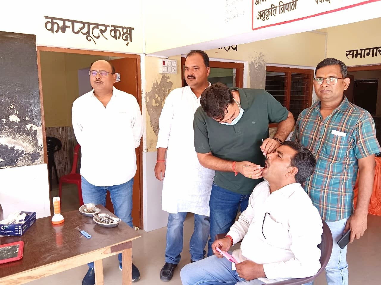 Raibareli-नेत्र शिविर में नेत्र  रोगियों 70 रोगियो  का परीक्षण 20रोगियो  का होगा मोतियाबिंद का ऑपरेशन। 