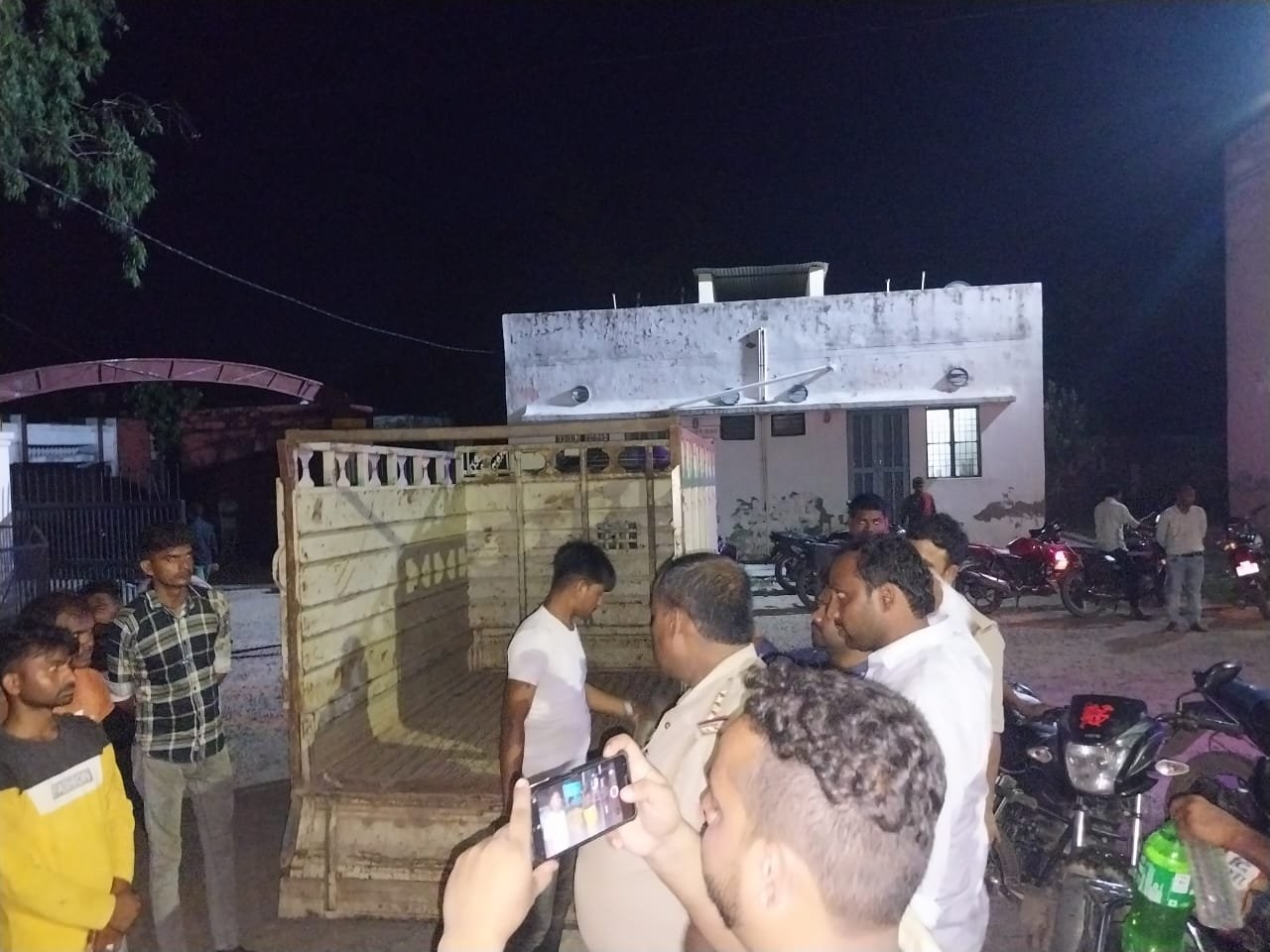 Raibareli-घर से खेलने निकले 2 बच्चों की तालाब में डूबने से मौत।