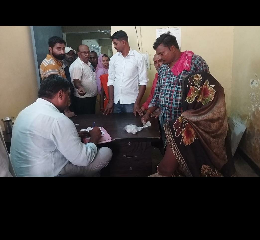 Raibareli-बदलते मौसम का हुआ असर अस्पतालों में मरीजों की संख्या बढ़ी*