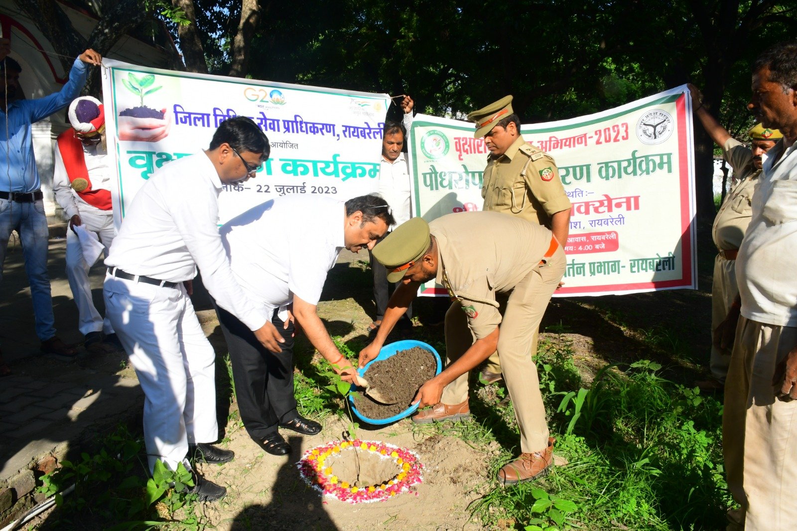 Raibareli-जिला जज ने सेशन हाउस रायबरेली में किया वृक्षारोपण