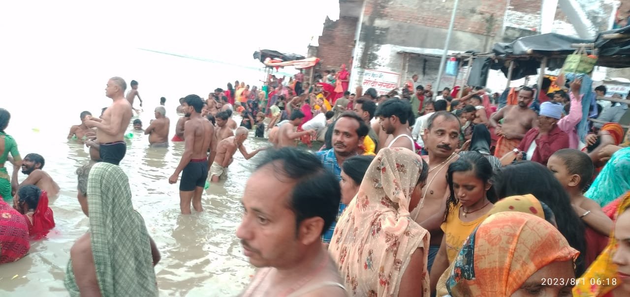 रायबरेली-पुरुषोत्तम पूर्णिमा पर लाखों श्रद्धालुओं ने किया गंगा स्नान गोकना घाट,,,,