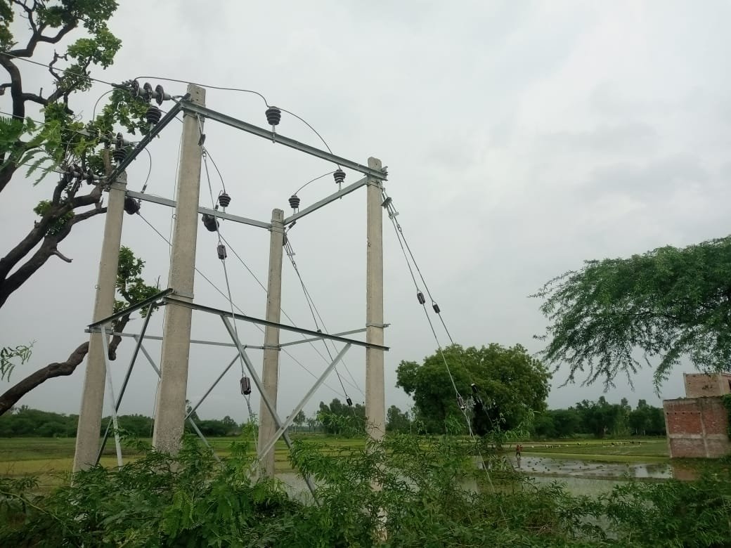 रायबरेली -विद्युत व्यवस्था चरमराई लक्ष्मीगंज वा अरखा में 48 घंटे भी नही बहाल हुइ बिजली,,,,,