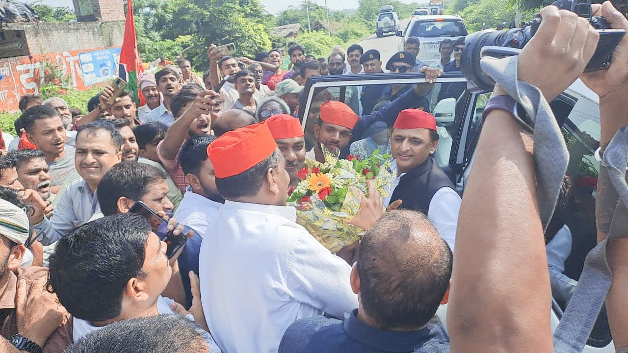 Raibareli-पूर्व मुख्यमंत्री का सपा कार्यकर्ताओं ने किया स्वागत 