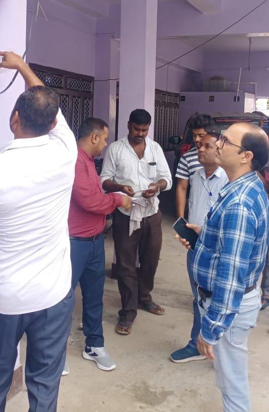 रायबरेली-भीतरी गांव वार्ड नंबर 10 सहित पूरे कस्बे में घर-घर किया चेकिंग,,,