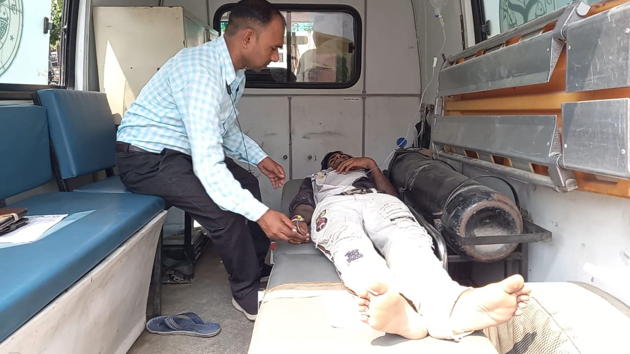 जल निगम स्टोर में  दिहाड़ी मजदूर पर गिरी लोहे की पाइप , मजदूर घायल