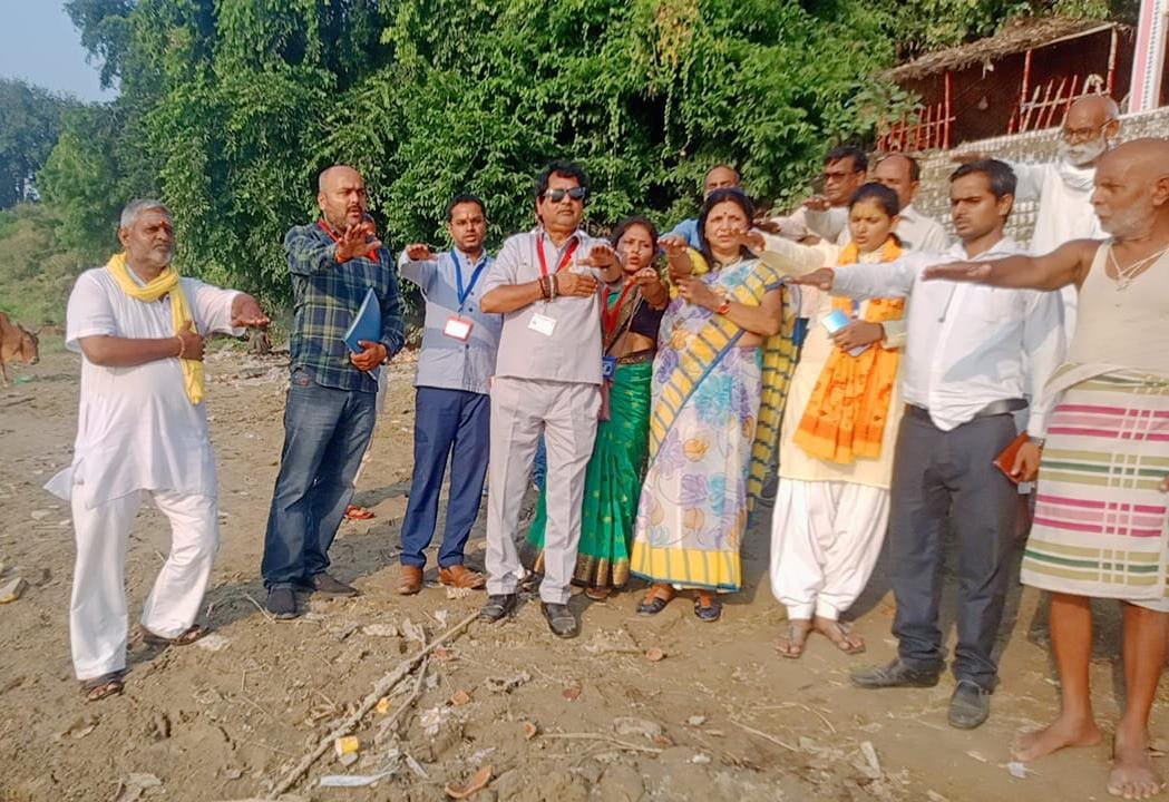 रायबरेली- नमामि गंगे फाउंडेशन के राष्ट्रीय अध्यक्ष ने शनिवार की शाम गोकना गंगा घाट पहुंचकर गंगा स्वच्छता का लिया जायजा,,,,